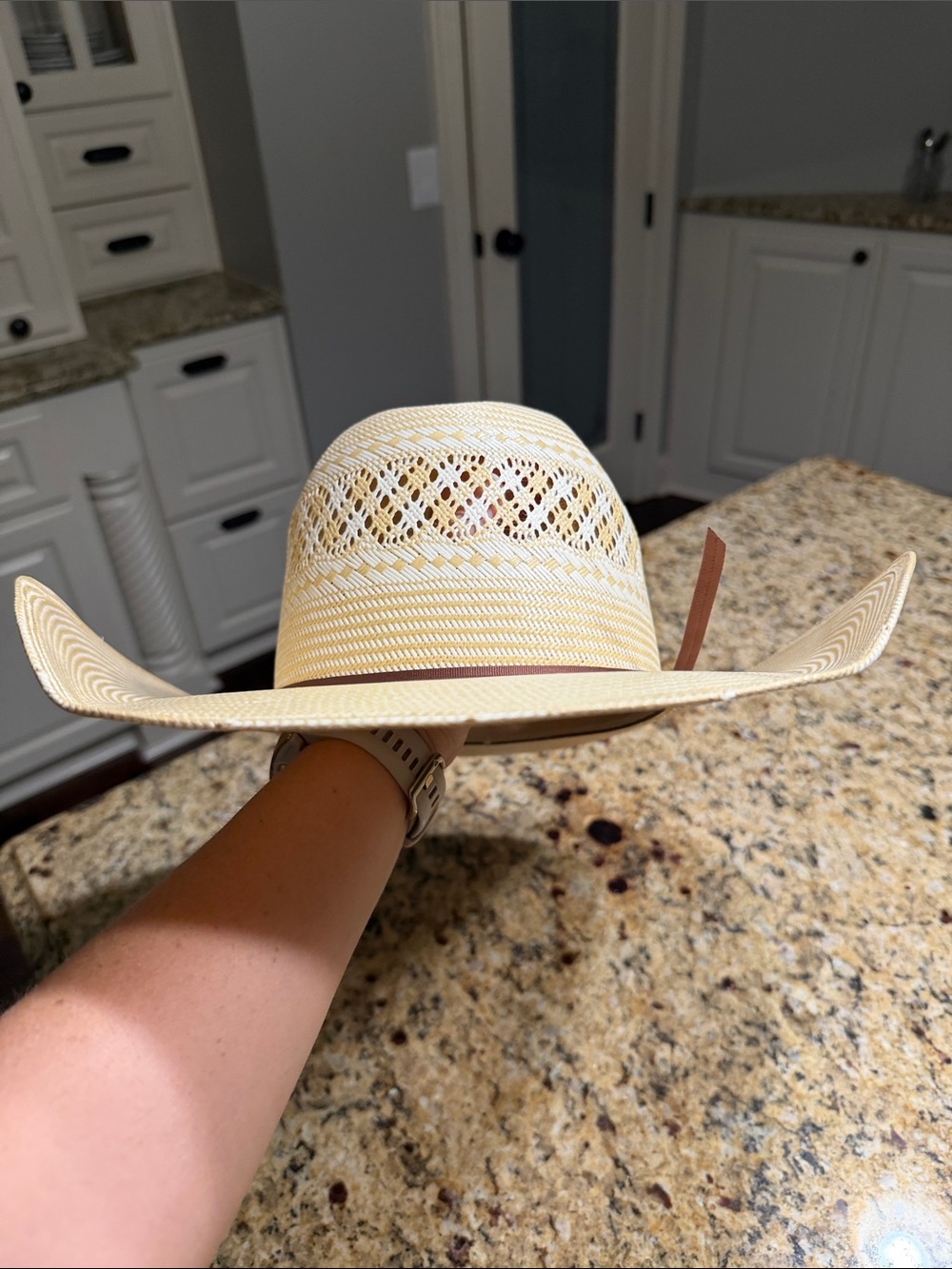 Straw American Cowboy Hat - Picture 4 of 4